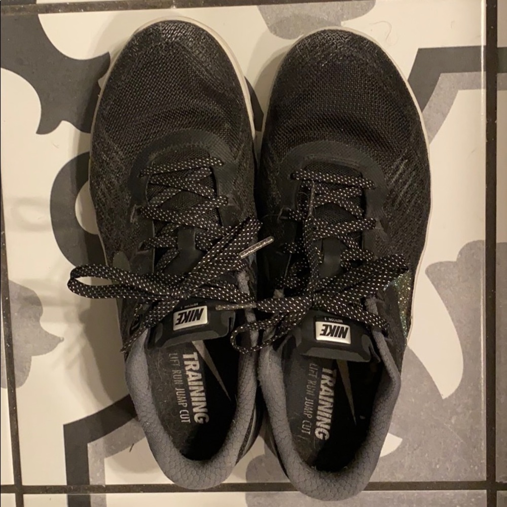 Nike Metcons, GUC